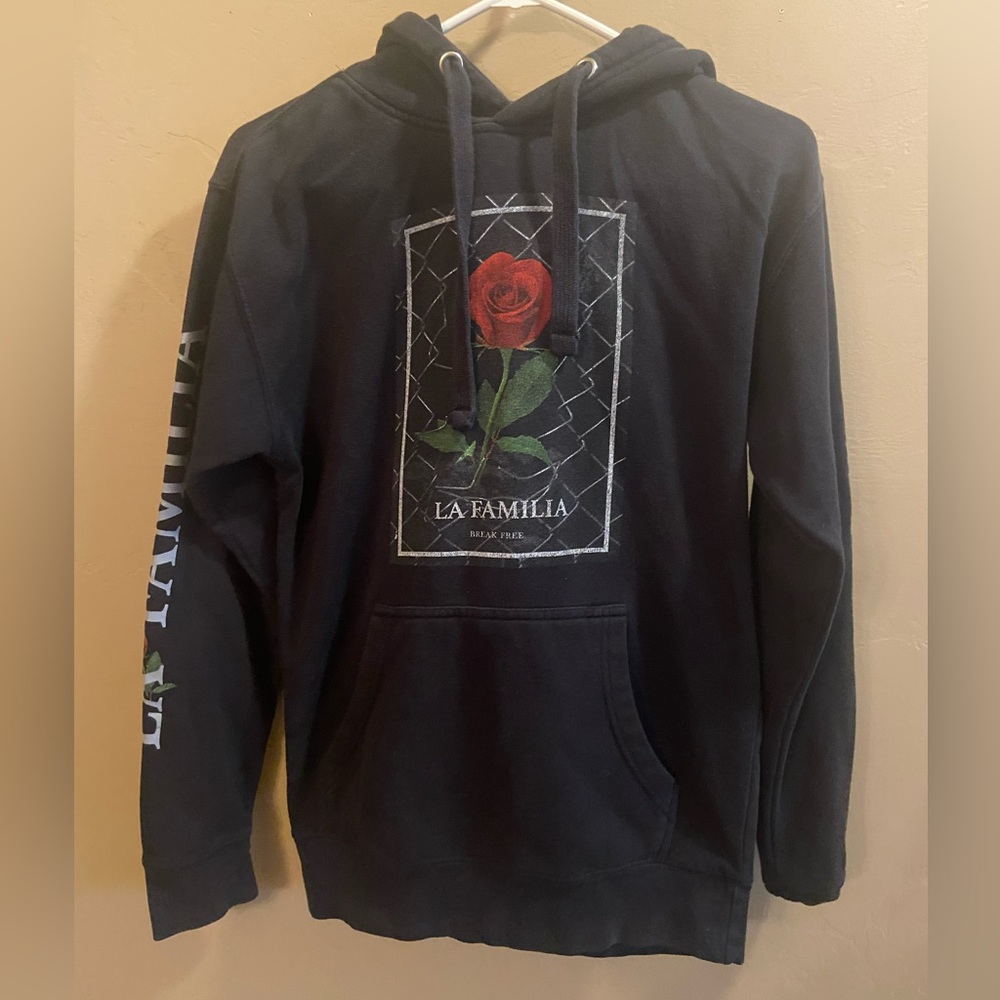 La Familia black pullover hoodie cotton size small